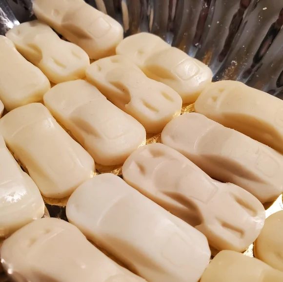 ☕️ 12 Car Shaped Wax Melts ~ Coffee Shop Scent ~ Homemade Soy Wax Melts - Picture 11 of 12
